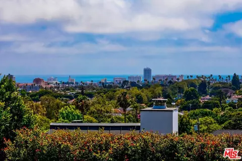 946 Franklin St, Santa Monica, CA 90403