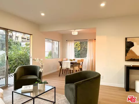 4579 Ambrose Ave #8, Los Angeles, CA 90027