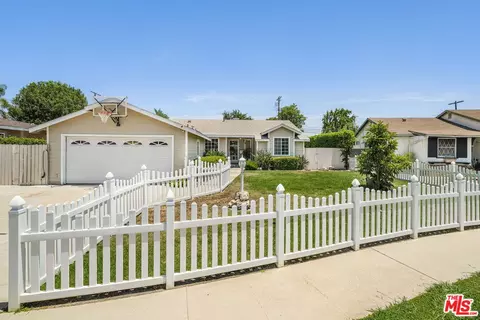 9134 Swinton Ave, North Hills, CA 91343
