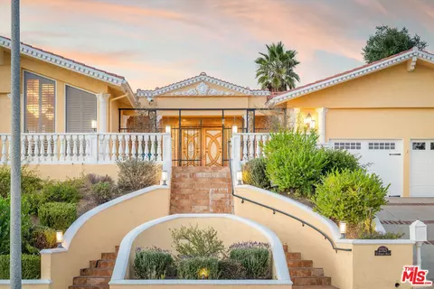 2315 N Hobart Blvd, Los Angeles, CA 90027