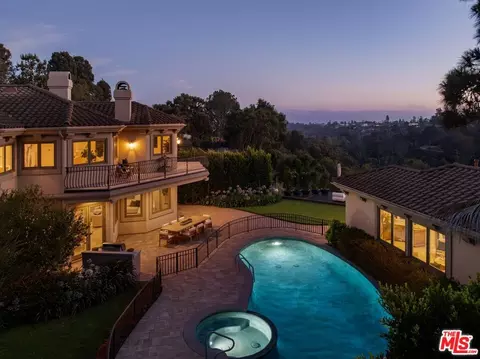 13731 Romany Dr, Pacific Palisades, CA 90272