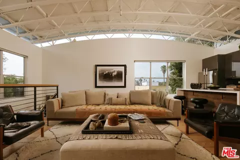 630 Rose Ave #1, Venice, CA 90291