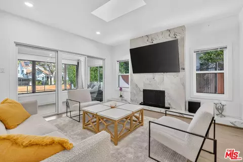 313 S Sycamore Ave, Los Angeles, CA 90036