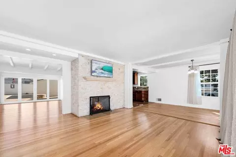 6322 W 78th Pl, Los Angeles, CA 90045