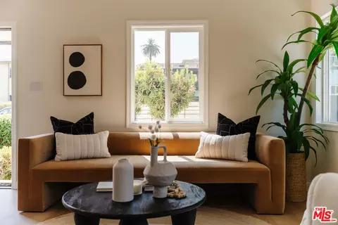 655 N La Fayette Park Pl, Los Angeles, CA 90026