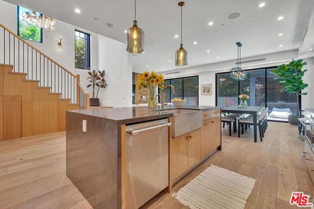 4207 Beethoven St, Los Angeles, CA 90066