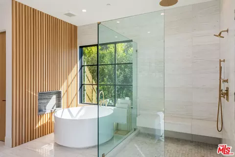 Bath - 6251 Ramirez Mesa Dr, Malibu, CA 90265 photo 5 of 5