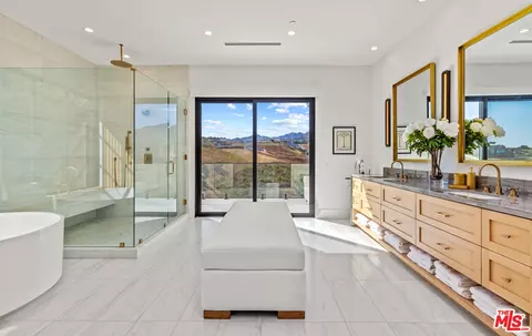 Bath - 6251 Ramirez Mesa Dr, Malibu, CA 90265 photo 4 of 5