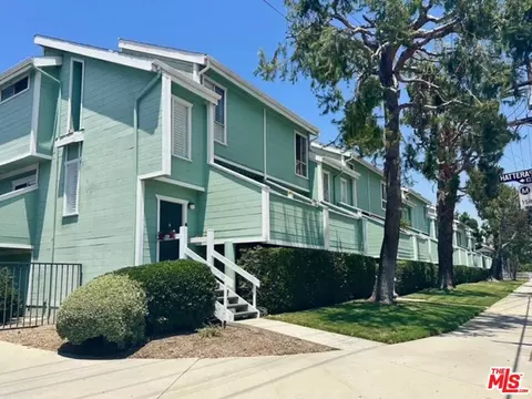 5811 Woodman Ave #7, Valley Glen, CA 91401