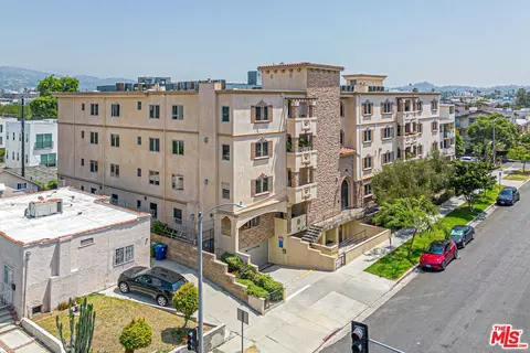 5057 Maplewood Ave #PH4, Los Angeles, CA 90004