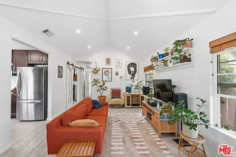 3830 W 59th St, Los Angeles, CA 90043