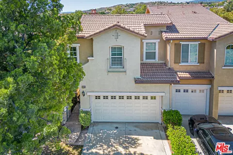 25684 Via Ventana, Valencia, CA 91381