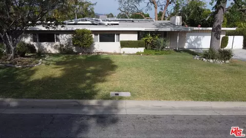 206 Oak Meadow Rd, Sierra Madre, CA 91024