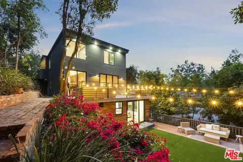12220 Benmore Ter, Los Angeles, CA 90049