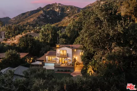 685 Wonder View Dr, Calabasas, CA 91302