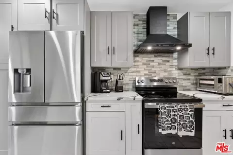 Kitchen - 2148 Elmdale Ave, Simi Valley, CA 93065 photo 1 of 1
