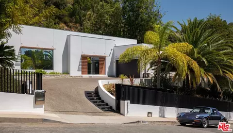 9229 Robin Dr, West Hollywood, CA 90069