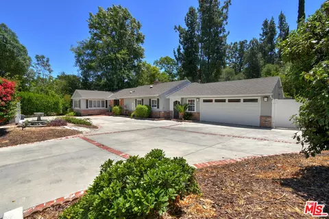 20044 Wells Dr, Woodland Hills, CA 91364