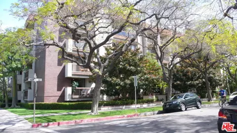 324 N Palm Dr #204, Beverly Hills, CA 90210