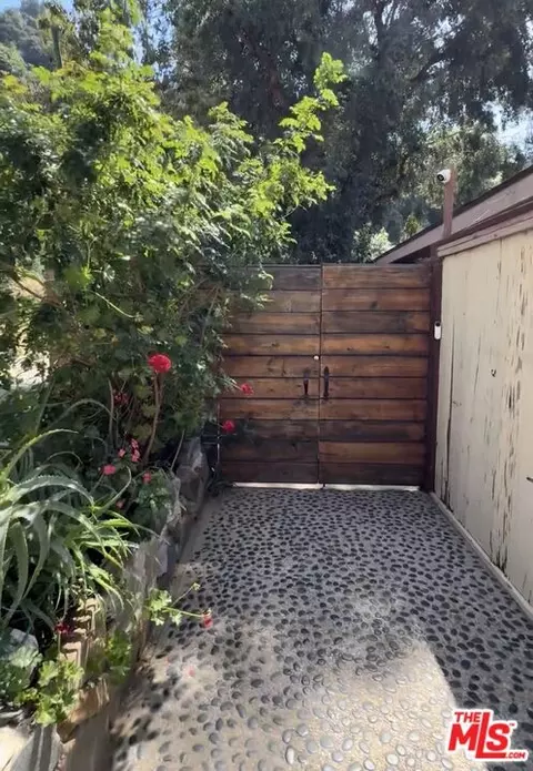 2451 Nichols Canyon Rd, Los Angeles, CA 90046