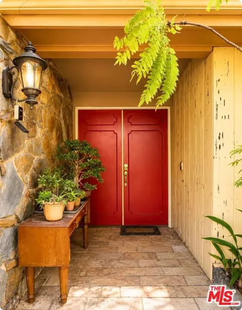 2451 Nichols Canyon Rd, Los Angeles, CA 90046