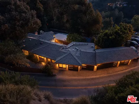 2451 Nichols Canyon Rd, Los Angeles, CA 90046