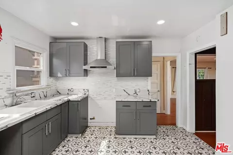 4812 Arlington Ave, Los Angeles, CA 90043