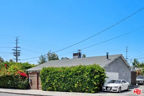 5205 Agnes Ave, Valley Village, CA 91607
