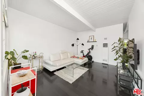 2325 Kansas Ave #9, Santa Monica, CA 90404