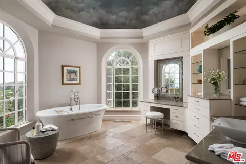 Bath - 1502 E Mountain Dr, Santa Barbara, CA 93108 photo 1 of 2