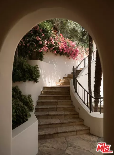 Exterior - 1502 E Mountain Dr, Santa Barbara, CA 93108 photo 5 of 11