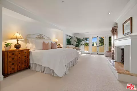 Bedroom - 1502 E Mountain Dr, Santa Barbara, CA 93108 photo 5 of 7