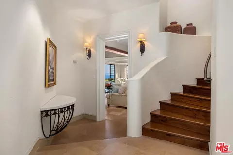 Entry Way - 1502 E Mountain Dr, Santa Barbara, CA 93108 photo 2 of 2
