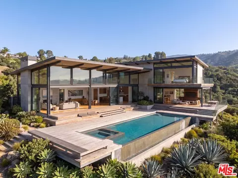 3075 Nicada, Los Angeles, CA 90077