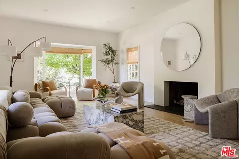 2518 Canyon Dr, Los Angeles, CA 90068