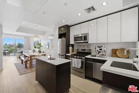 7857 W Manchester Ave #PH2, Playa Del Rey, CA 90293