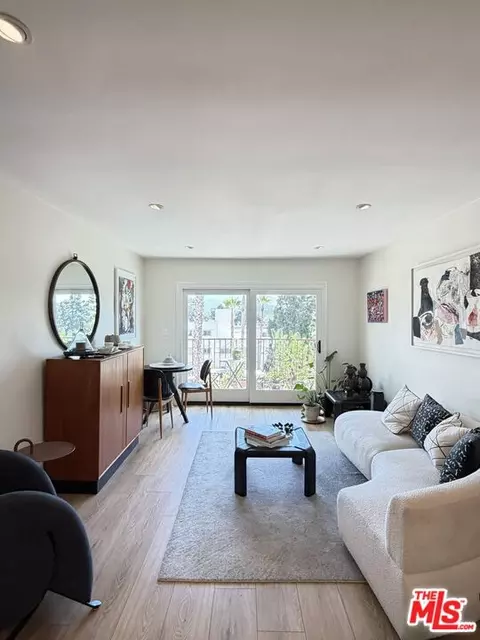 3407 Huxley St #39, Los Angeles, CA 90027