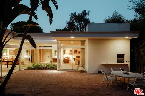 Exterior - 3334 E 1st St, Long Beach, CA 90803 photo 30 of 30