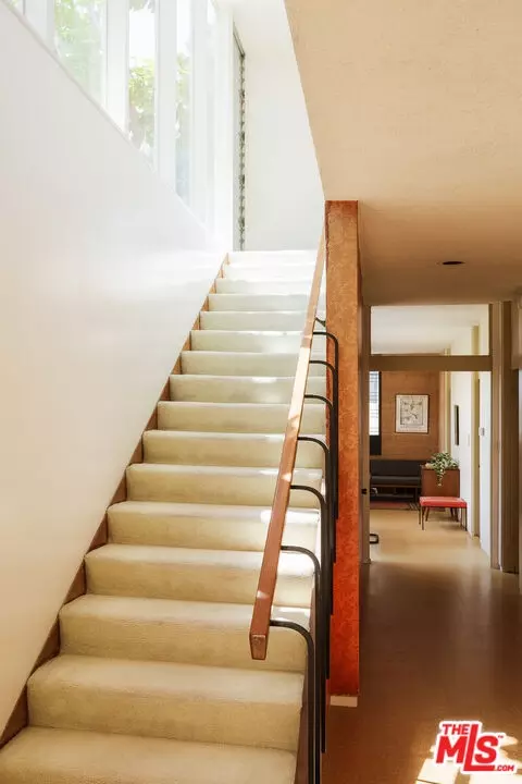 Entry Way - 3334 E 1st St, Long Beach, CA 90803 photo 3 of 4