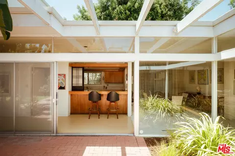Exterior - 3334 E 1st St, Long Beach, CA 90803 photo 8 of 30