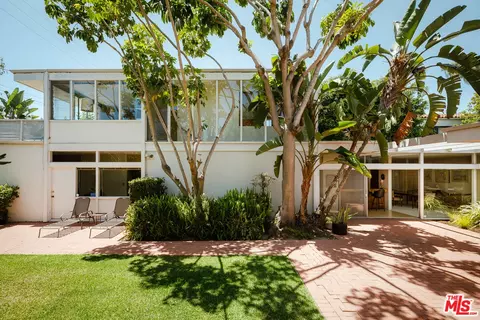 Exterior - 3334 E 1st St, Long Beach, CA 90803 photo 15 of 30