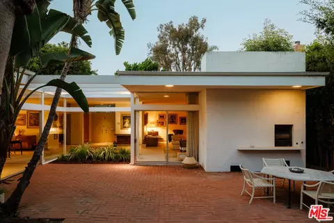 Exterior - 3334 E 1st St, Long Beach, CA 90803 photo 27 of 30