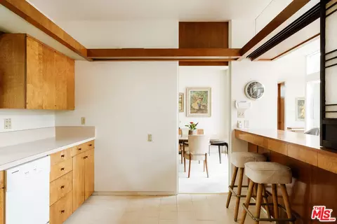 Kitchen - 3334 E 1st St, Long Beach, CA 90803 photo 4 of 4