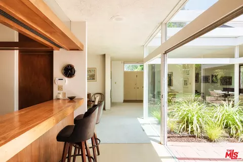 Entry Way - 3334 E 1st St, Long Beach, CA 90803 photo 2 of 4