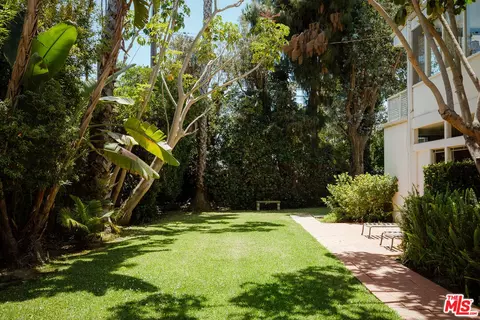 Exterior - 3334 E 1st St, Long Beach, CA 90803 photo 13 of 30