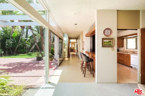 Entry Way - 3334 E 1st St, Long Beach, CA 90803 photo 1 of 4