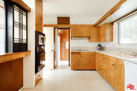 Kitchen - 3334 E 1st St, Long Beach, CA 90803 photo 1 of 4