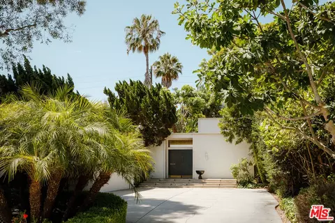Exterior - 3334 E 1st St, Long Beach, CA 90803 photo 2 of 30