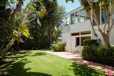 Exterior - 3334 E 1st St, Long Beach, CA 90803 photo 14 of 30