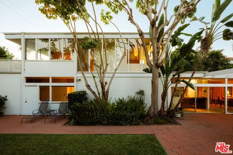 Exterior - 3334 E 1st St, Long Beach, CA 90803 photo 25 of 30
